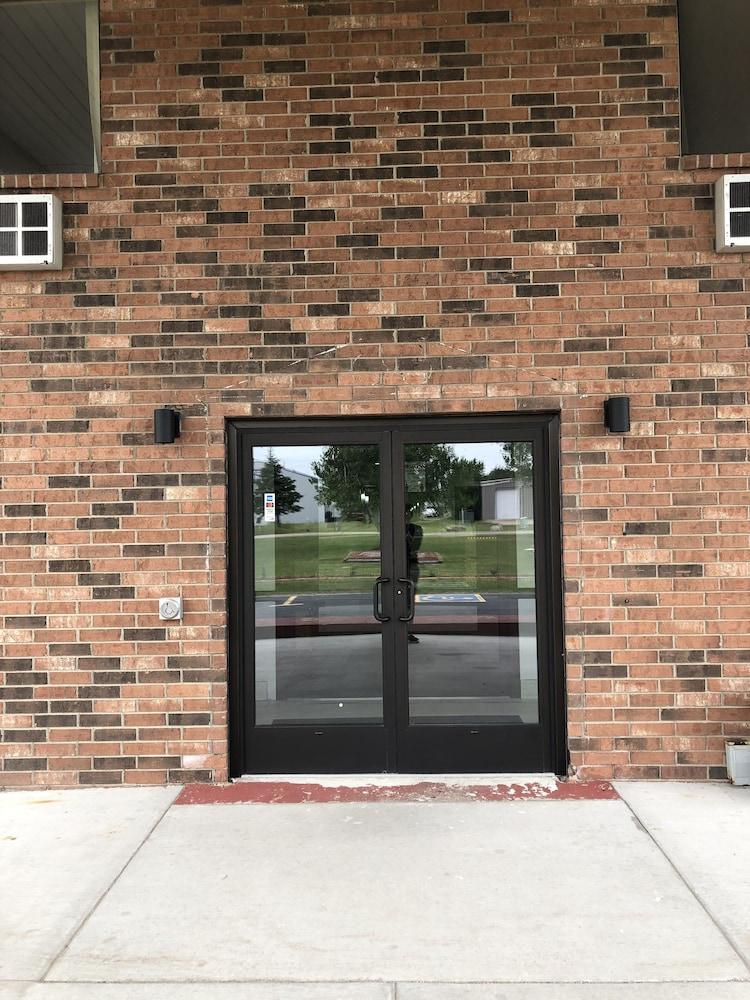 Super 8 By Wyndham Plover Stevens Point Area Экстерьер фото